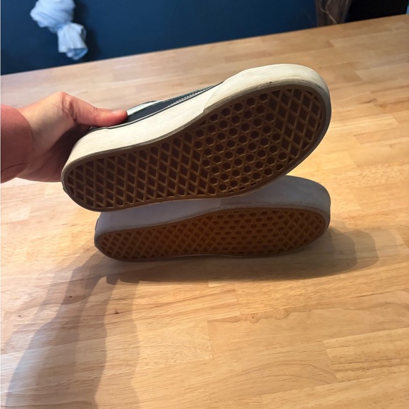 Vans platform, tennis shoes - Picture 8 of 11